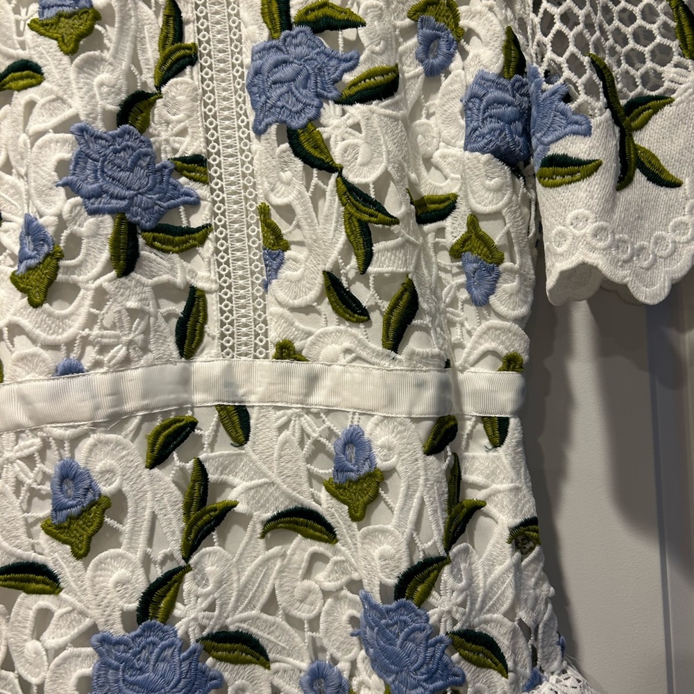 Lace tiered midi dress